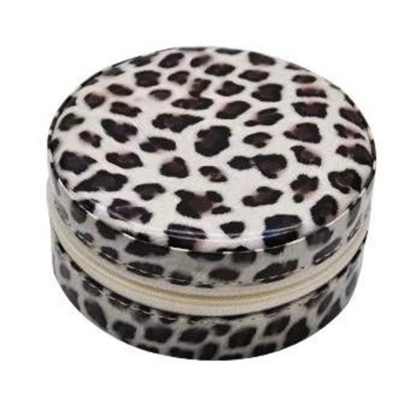 Leopard Print Jewelry Case WITH Stainless Steel Gold Jewelry - Ring and Earrings - Picture 3 of 7